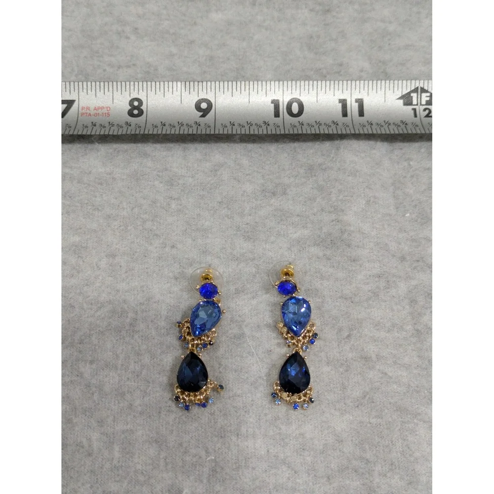 Unbranded sapphire earring